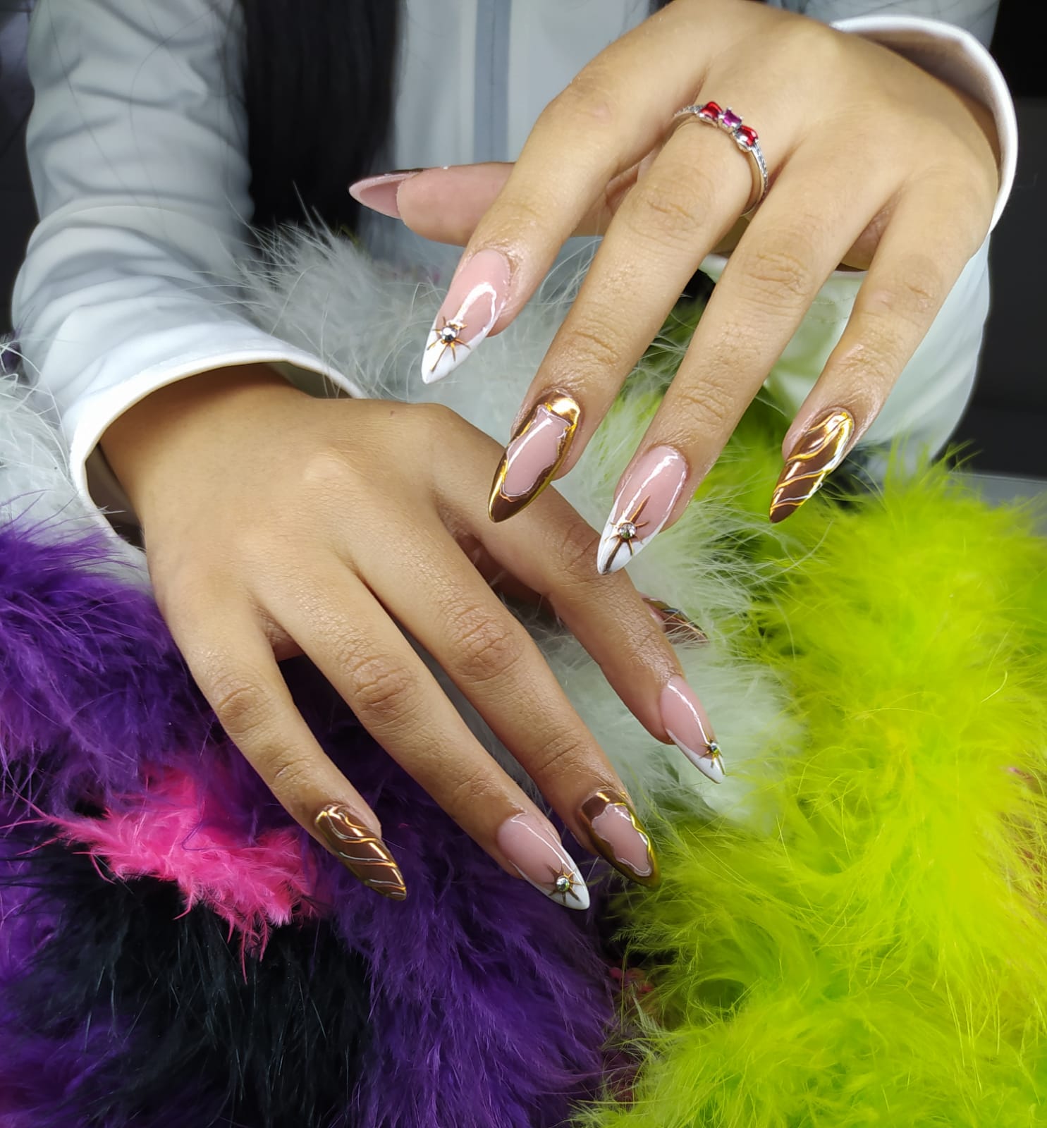 Diseño de uñas con glitter profesional